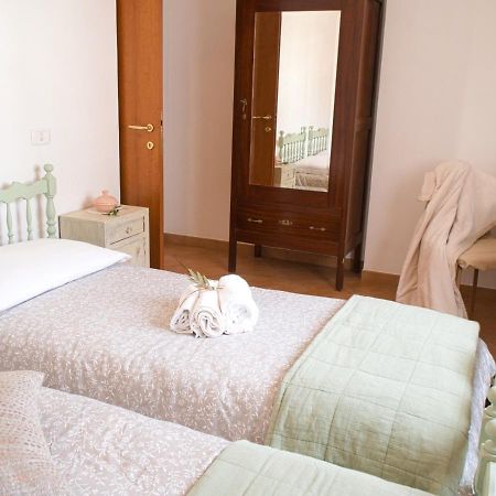Iris Apartment, Parco Velino Sirente Celano Esterno foto