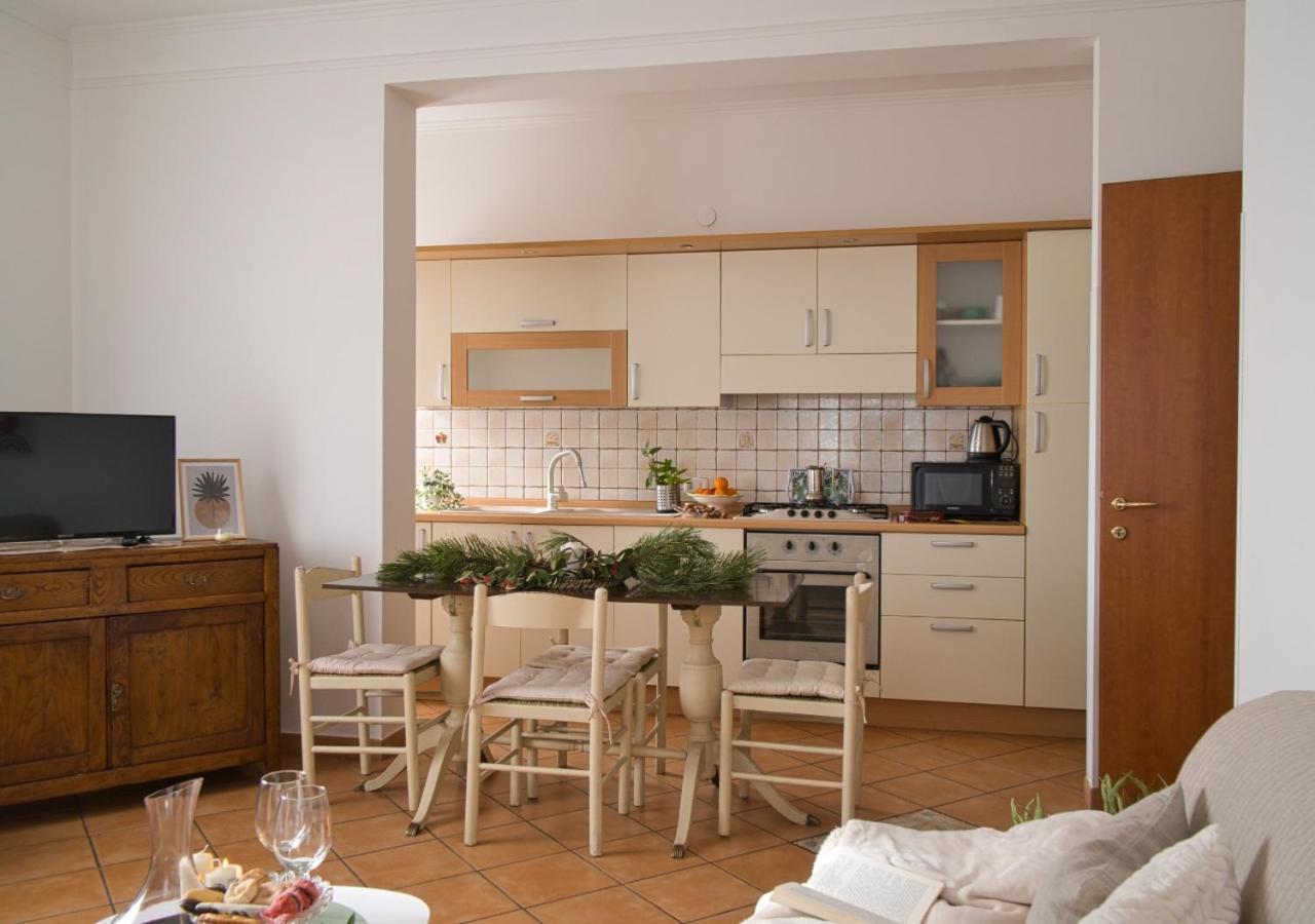 Iris Apartment, Parco Velino Sirente Celano Esterno foto